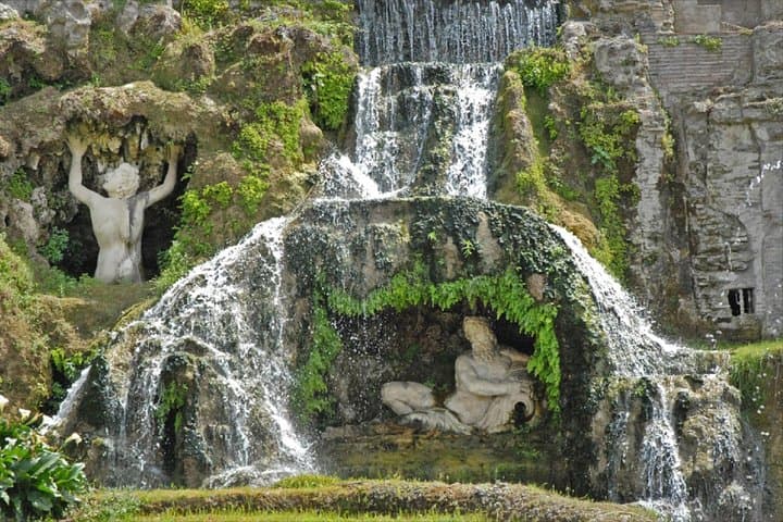 Tivoli from Rome: Hadrian's Villa and Villa d'Este, Half Day Tour