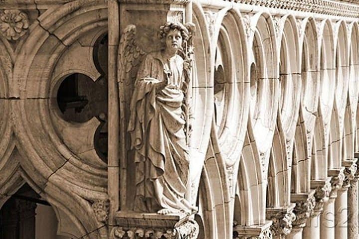 Venice Day Trip from Rome by High-Speed Train with Happy Hour
