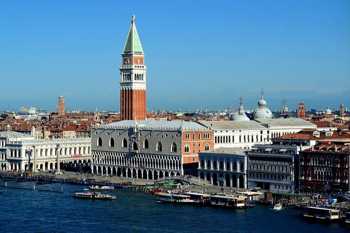 Venice Luxury Private Day Tour with Gondola Ride from Rome