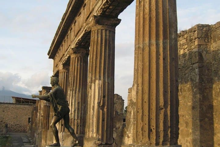 Shuttle service to and from Pompeii