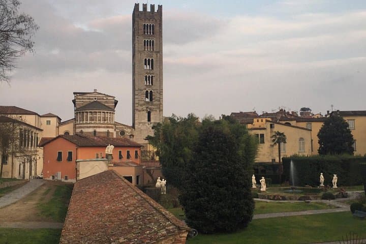 Palazzo Pfanner and Saint Frediano Church