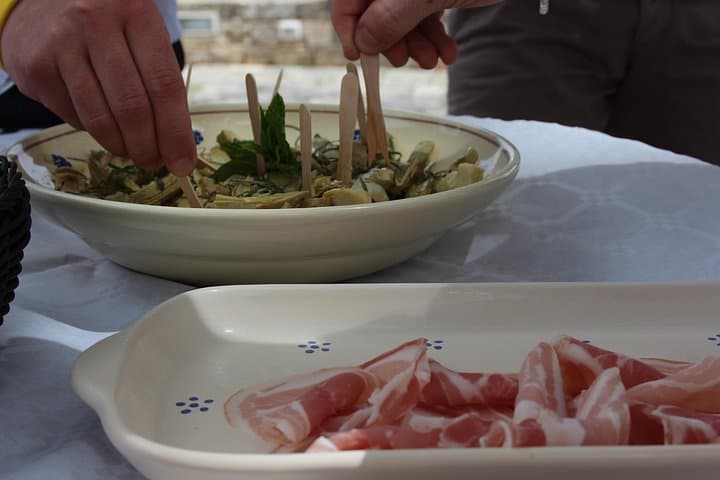 Private e-bike tour along Alberobello with lunch at local Masseria
