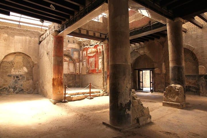 Private transfer from Naples to Sorrento with tour of Herculaneum Ruins