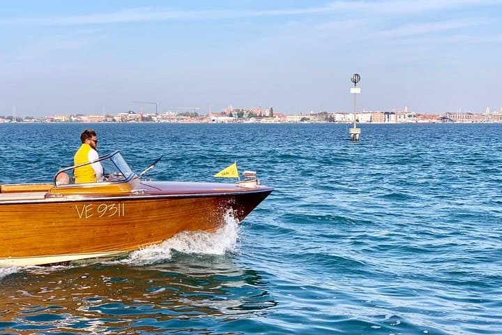 Private Transfer from Venice Airport to Hotel in Venice City Center