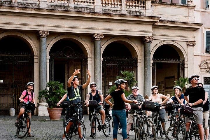 Panoramic Rome Off-the-beaten-track Tour with Cannondale Ebike
