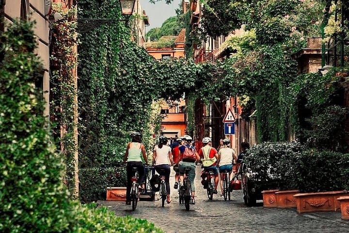 Panoramic Rome Off-the-beaten-track Tour with Cannondale Ebike