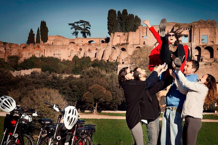 Panoramic Rome Off-the-beaten-track Tour with Cannondale Ebike
