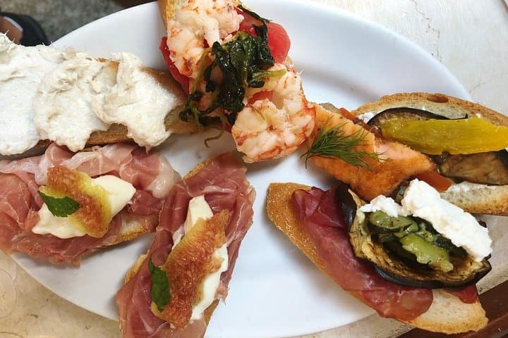 Classic Venetian Cicchetti - Venice Market and Cicchetti Semi-Private 6 People Food Experience