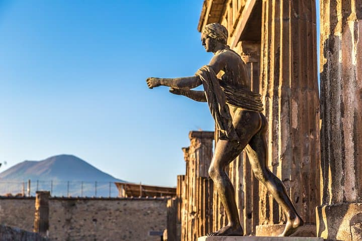Pompeii: Guided Small Group Tour Max 6 People with Private Option