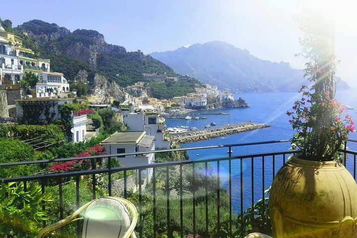 Sunset on the Amalfi Drive: out of crowding and no traffic