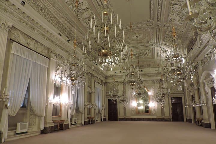 Pitti Palace and Boboli Gardens Private Tour
