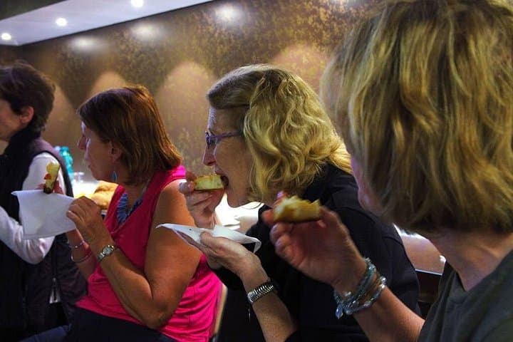 Bread-making workshop in Matera with tasting & wine