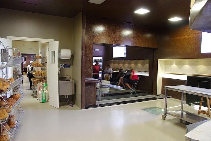 Bread-making workshop in Matera with tasting & wine
