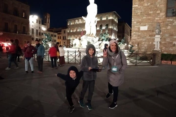 Kid-Friendly Florence Tour by Night with Gelato & Pizza