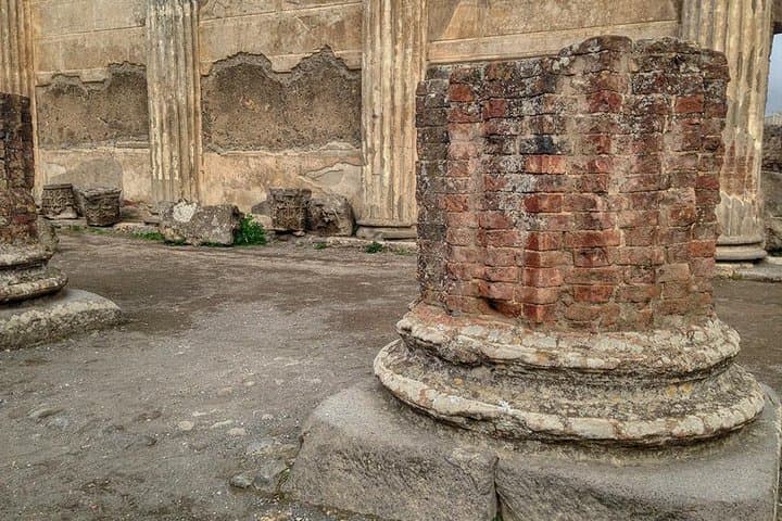 Pompeii ruins