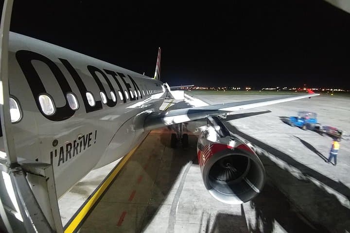 Airport hotel shuttle service