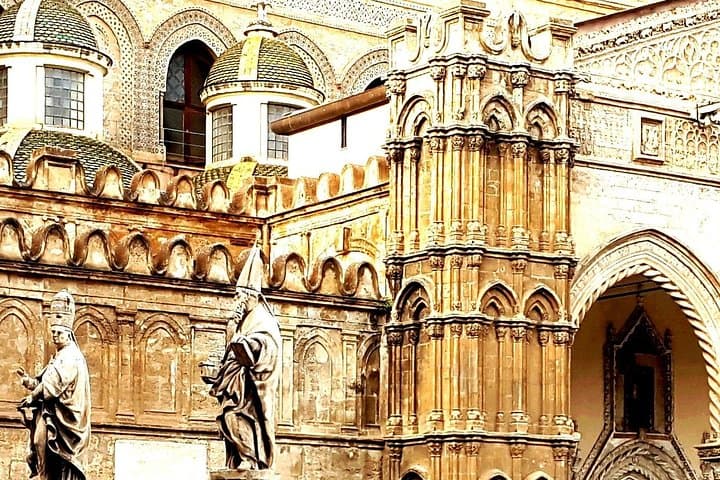 A walk among the monuments and markets of Palermo