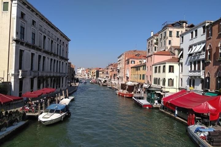 Venice in 2 days tour including Gondola Ride and Islands Tour by Private Boat