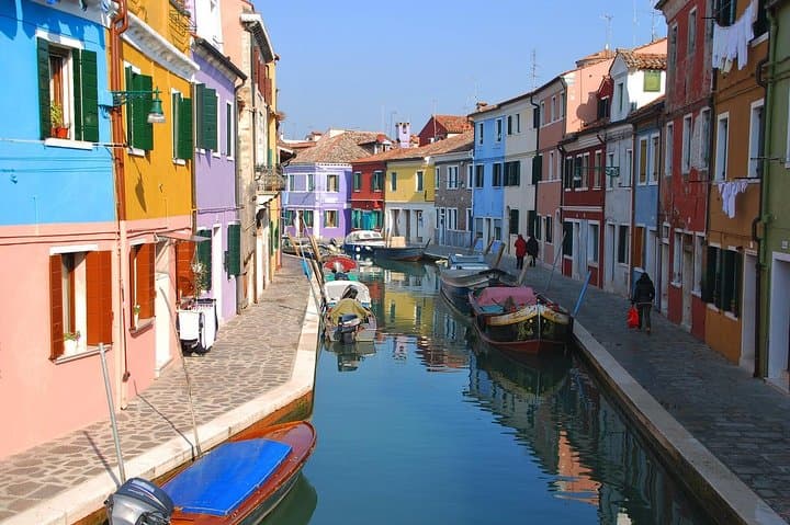 Venice in 2 days tour including Gondola Ride and Islands Tour by Private Boat