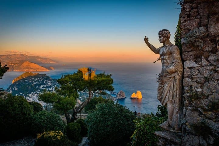 VISIT CAPRI WITH OFFICIAL TOUR GUIDE