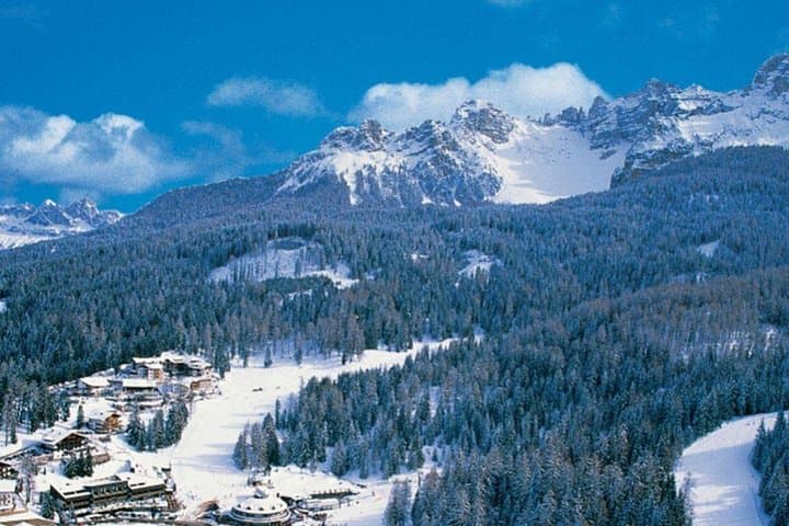 The most famous sledge slope in the Dolomites and a panoramic tour by car