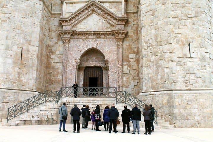 Trani – Castel del Monte: organized tour in 3 hours