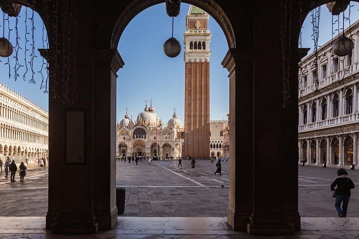 Doge's Palace, St. Mark's Basilica guided tour & Gondola ride