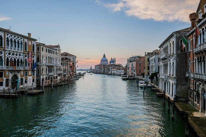 Private Mini Venice Photo Walk 2 Hours