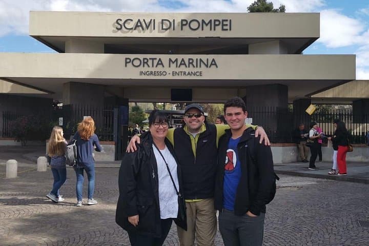 Top Excursions - Italy Pompeii and Herculaneum Skip-The-Line with Lunch&WineTasting from Rome