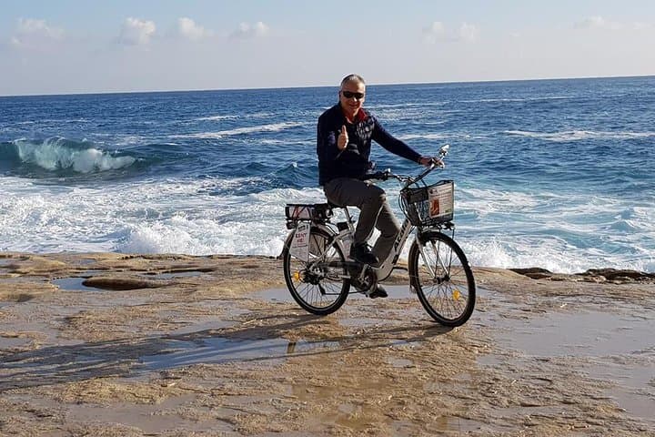 Siracusa tour on high tech bike
