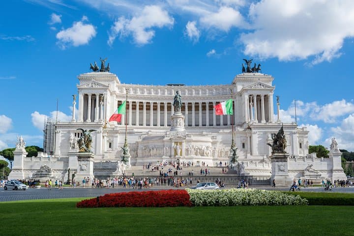 Civitavecchia to Rome and back - Private Roundtrip Transfer