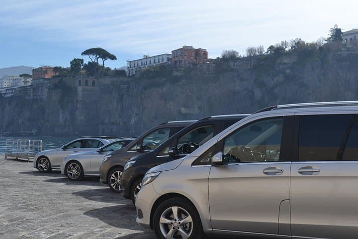 Private Transfer: Sorrento to Naples Hotel, Airport,Train Station