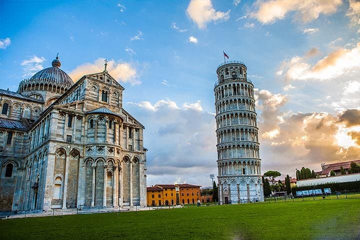 Lucca and Pisa Day Tour from Rome