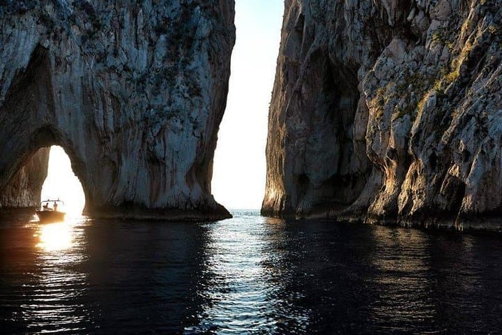 Capri: Boat Tour, Priority Tickets & Blue Grotto (Optional)