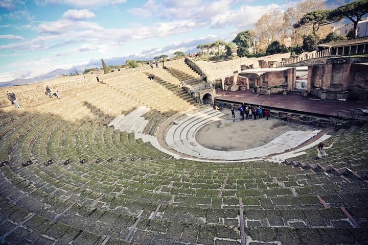Pompeii from Rome: Coach Roundtrip and Entrance