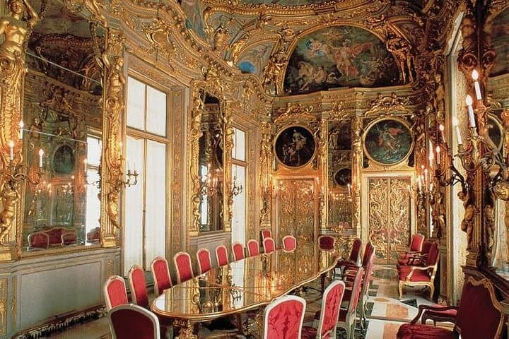The Gold Room at n°4 in via Garibaldi.