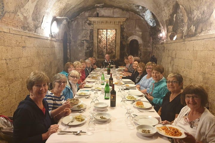 Rome Jewish Ghetto Food & Wine Tour & Guided Visit of Top Sites Lit Up at Night