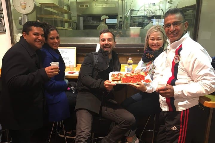 Rome Jewish Ghetto Food & Wine Tour & Guided Visit of Top Sites Lit Up at Night