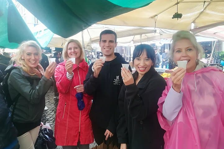 Campo dei Fiori Market and Trevi Fountain District Food & Wine Tour in Rome
