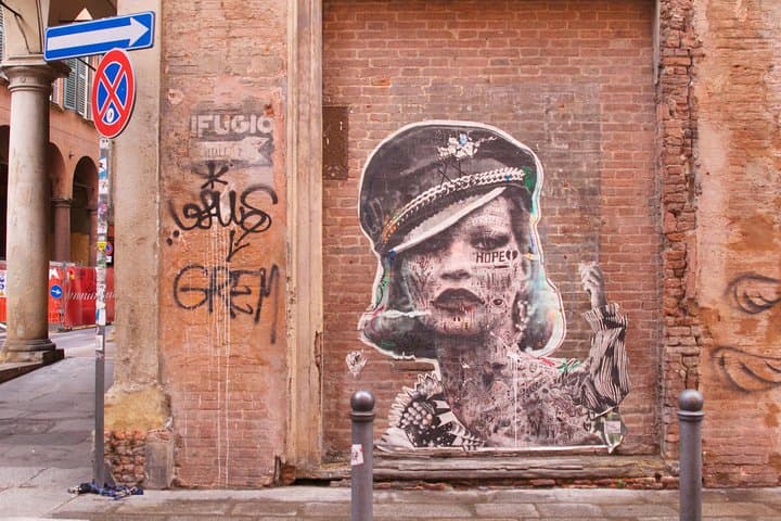 Bologna Private Intro Tour with a Local – Custom & Flexible