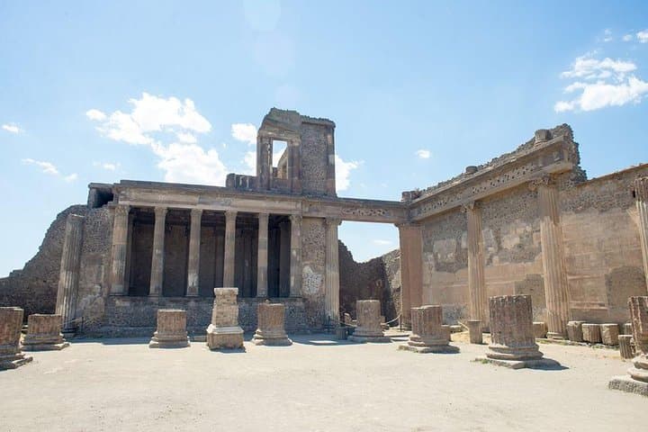 Skip the line Private tour of Pompeii from Sorrento