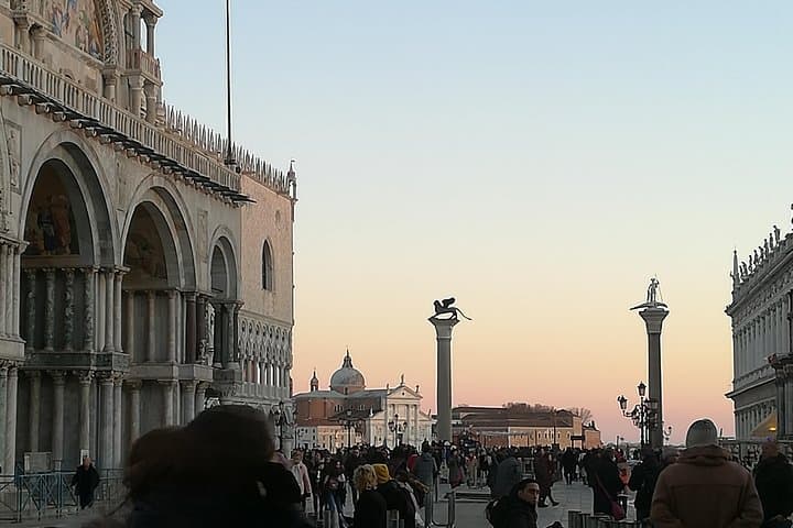 Venice Tour including St Mark Doge's Palace & Gondola Ride from Train Station