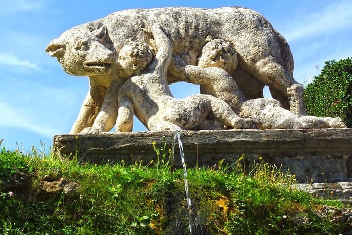 Heritage Site: Villa d'Este and Hadrian's Villa in Tivoli Tour from Rome