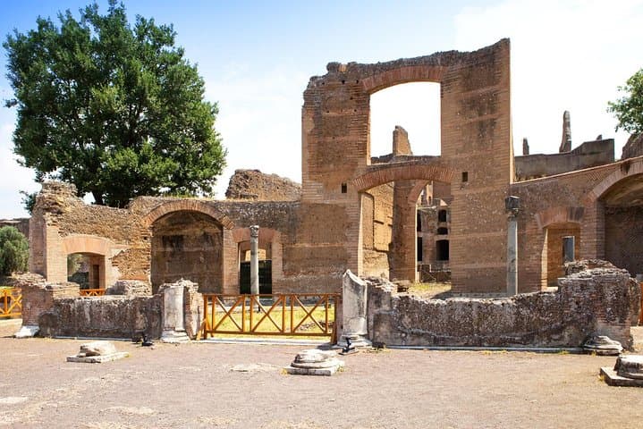 Heritage Site: Villa d'Este and Hadrian's Villa in Tivoli Tour from Rome