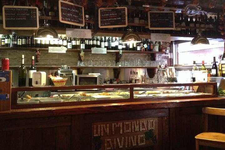 Traditional Spritz and Cicchetti Experience in Venice
