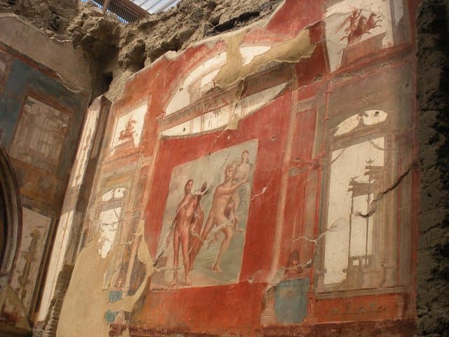 Tour in the ruins of Herculaneum with an archaeologist