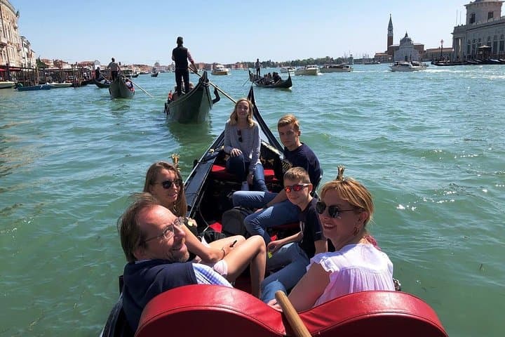 Gondola Ride and St Mark's Basilica Tour with Pala d'Oro Upgrade