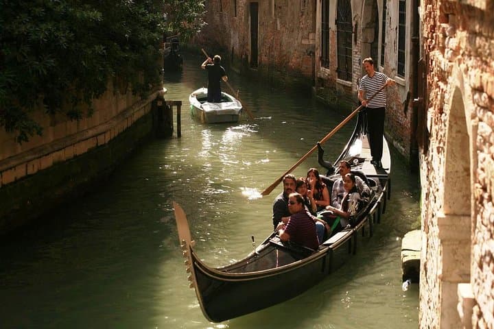 Gondola Ride and St Mark's Basilica Tour with Pala d'Oro Upgrade