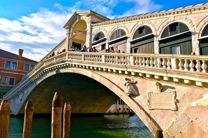 Morning Walking Tour of Venice with Gondola Ride