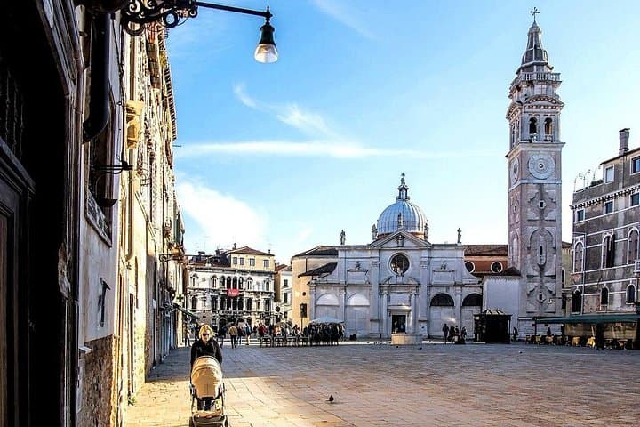 Morning Walking Tour of Venice with Gondola Ride